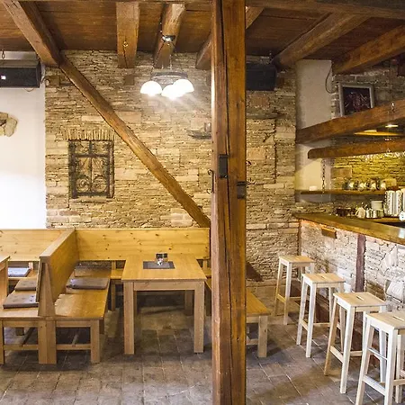 게스트하우스 Restaurace & U Tri Jasanu 즈노이모